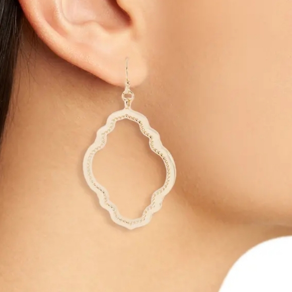 BNIB Stella & Ruby sculptural earrings - Picture 4 of 4